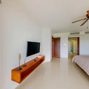 Apartment Hakuna Matata 725n At Mareazul Beachfront, Playa del Carmen